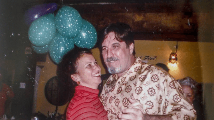 Denise Thomé e Mauro Romano foram casados por 24 anos; após morte em acidente, ela continuou projeto "rascunhado" por ele