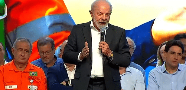 Lula avalia ofensiva contra a Petrobras por alta de preços