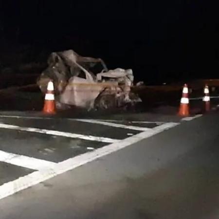 Carro explodiu após colisão na Raposo Tavares - São Roque Notícias/Divulgação