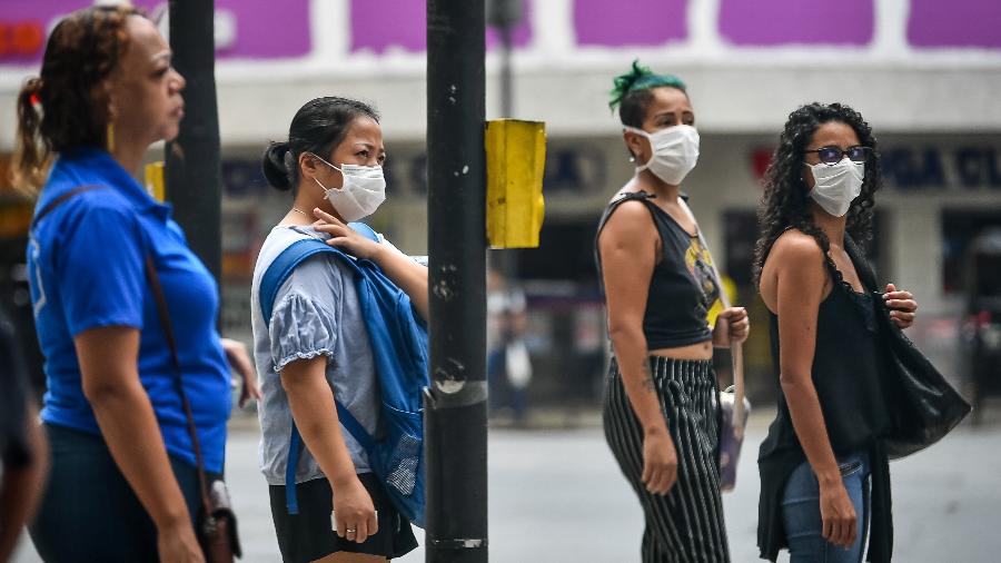 18/03/2020 - População utilizando máscaras de proteção durante pandemia do coronavírus em Belo Horizonte - Gledston Tavares/Frame Photo/Estadão Conteúdo