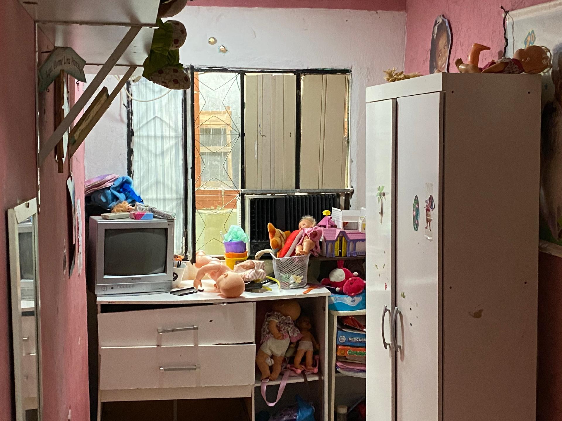 7.mai.2021 - Família diz que agentes invadiram imóvel para matar suspeito desarmado, que estava escondido no quarto de menina de apenas 9 anos - Herculano Barreto Filho/UOL