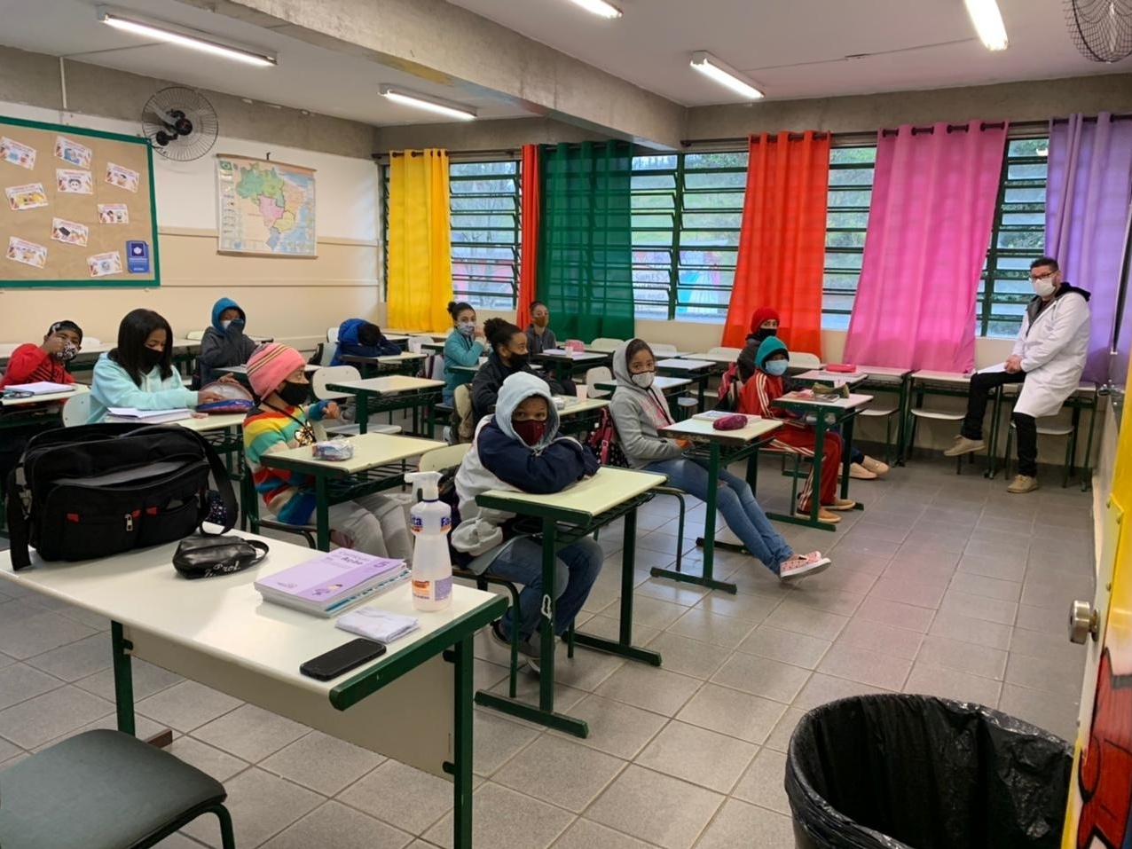 Com avanço de vacinação, briga por aulas presenciais em SP volta à Justiça