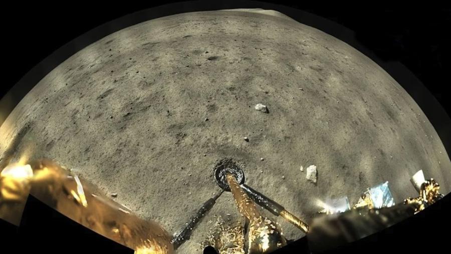 Sonda chinesa Chang"e-5 em solo lunar - Divulgação/CNSACLEP