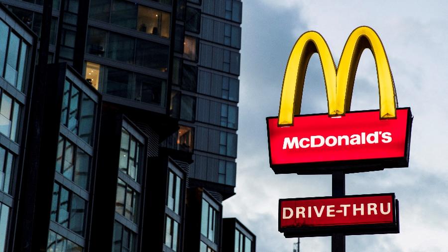 McDonald"s está fechando temporariamente seus escritórios nos EUA e prepara demissões na área corporativa - REUTERS/May James