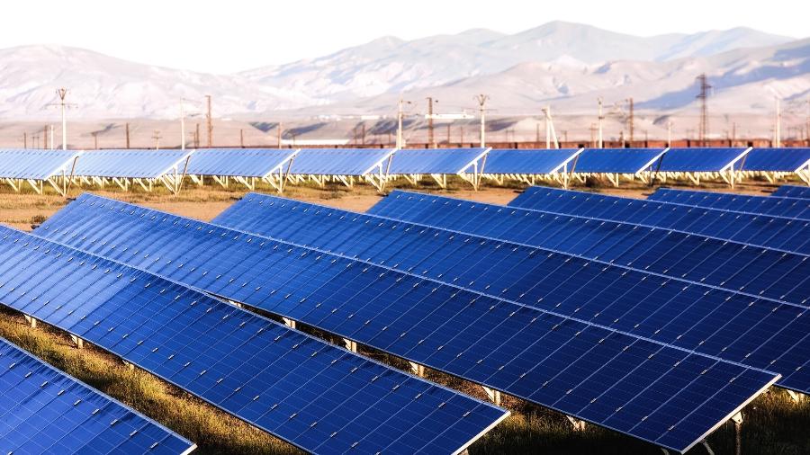 Grandes plantas solares igualan la capacidad de Itaipú hidroeléctrica
