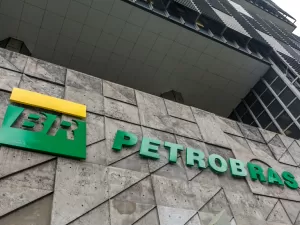 Crise na Petrobras, nascida do nada, volta ao ponto de partida