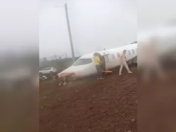 Avião da Cimed sai da pista durante pouso em Erechim (RS); veja momento