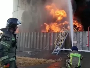 Ataque ucraniano com drone causa incêndio em terminal de petróleo russo