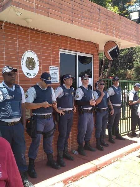 Polícia faz segurança na Embaixada da Venezuela - Eduardo Militão/UOL
