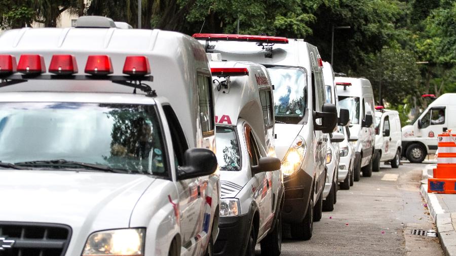 Carreata com ambulâncias que homenageou os mortos pela covid-19 no estado de São Paulo - BRUNO ESCOLASTICO/PHOTOPRESS/ESTADÃO CONTEÚDO