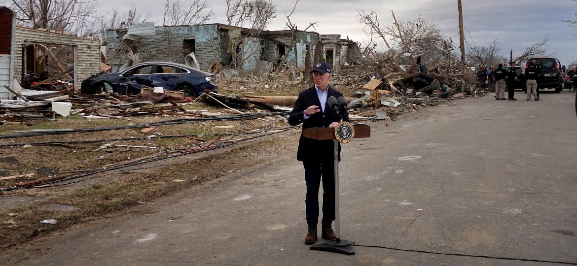 Biden visita região devastada por tornado - Scott Olson/ Getty Images/ AFP