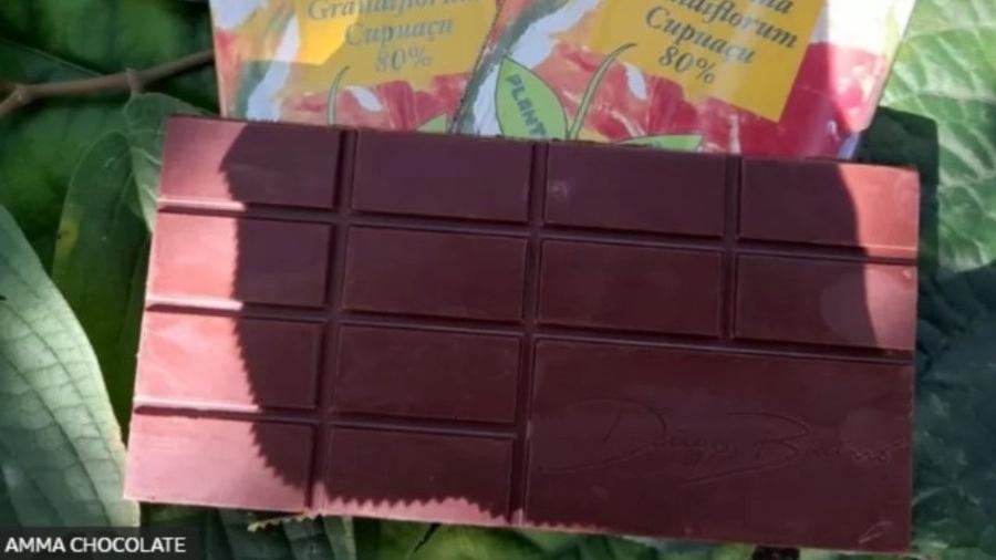 Barra do cupulate (na foto) tem muita semelhança com a do chocolate - Amma Chocolate