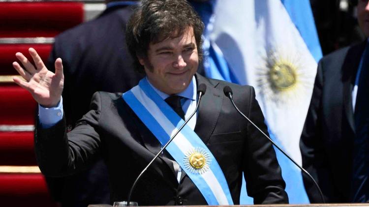 Javier Milei em discurso de posse para a população Argentina em frente ao Congresso