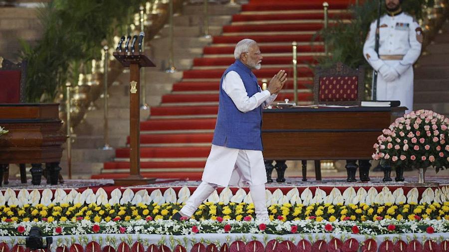 O primeiro-ministro da Índia, Narendra Modi, após prestar juramento durante uma cerimônia de posse no palácio presidencial em Nova Delhi, Índia, em 9 de junho de 2024