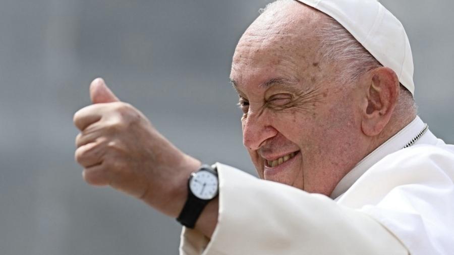 Papa Francisco em 18 de setembro de 2024 na praça de São Pedro, no Vaticano - FILIPPO MONTEFORTE/AFP