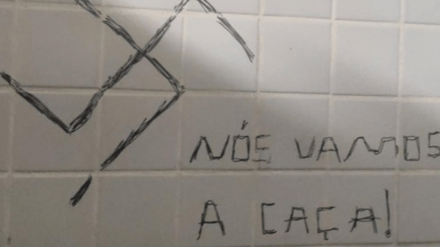 Inscrição nazista encontrada na UEPB, com os dizeres "Nós vamos a caça" Inscrição nazista encontrada na UEPB, com os dizeres "Nós vamos a caça"