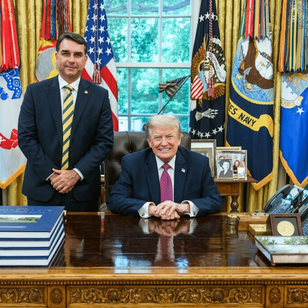 Vitória de Flávio Bolsonaro completaria 'mapa de Trump' na América Latina, aponta NYT