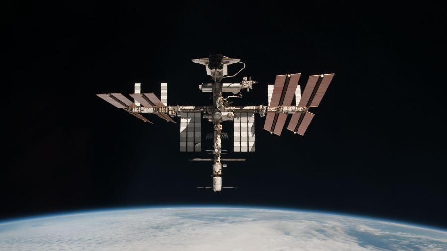 ISS: Estação Espacial Internacional, imagem tirada do ônibus espacial Endeavor - Nasa