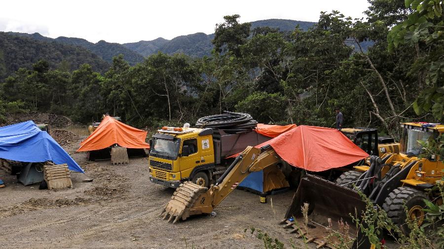 Maquinário de garimpo no norte da Bolívia - Sergio Limachi/Reuters