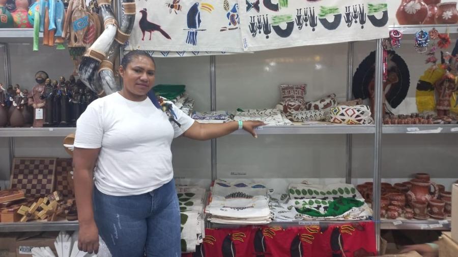 Produtos feitos por mulheres indígenas da etnia Ofaié, em Brasilândia (MS)