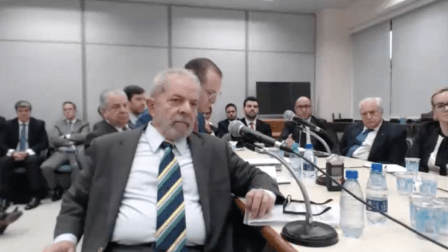 Lula, ao prestar depoimento em Curitiba (PR) - Reprodução