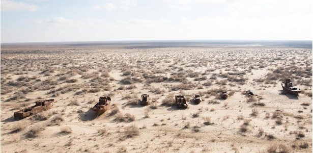 O Mar de Aral está trazendo novas riquezas para vilarejos de pescadores no Cazaquistão, mas, na costa oposta, no Uzbequistão, a situação é bem diferente - Taylor Weidman