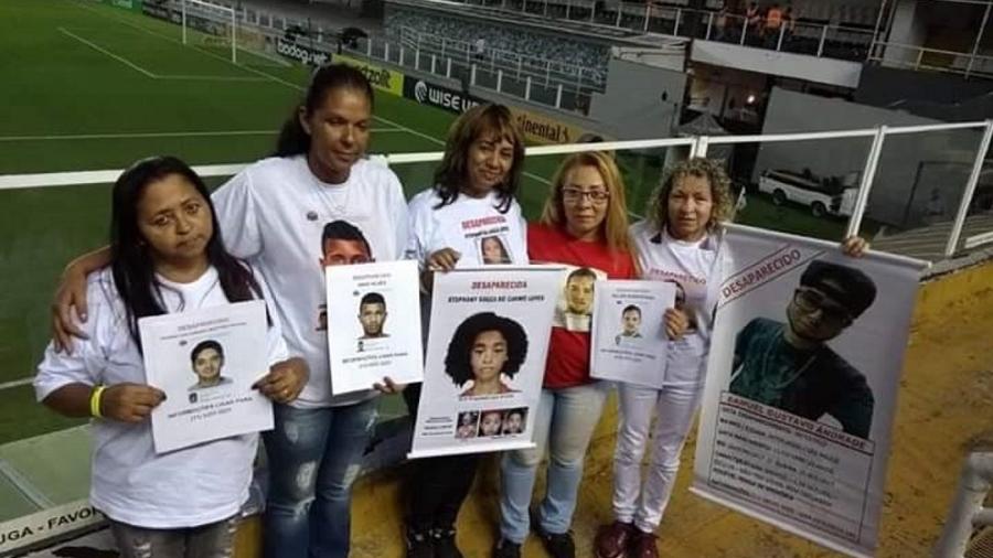 Mães de desaparecidos em campanha no estádio da Vila Belmiro - Arquivo pessoal