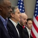 Apr 25.2022 - US Secretary of Defense Lloyd Austin (left) and US Secretary of State Antony Blinken (centre) received by the Presidency of Ukraine - Reproduction/Telegram/Volodymyr Zelensky