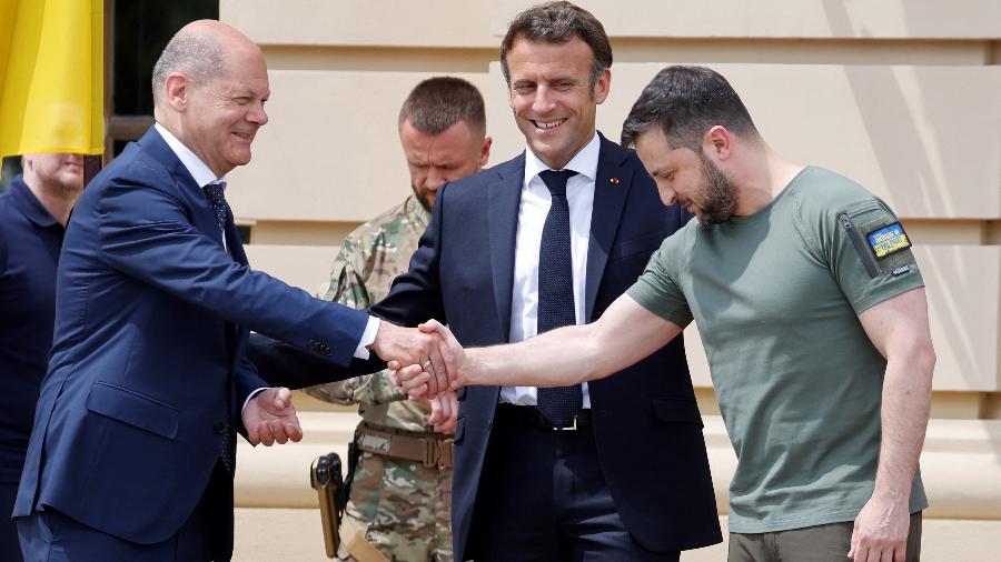 Emmanuel Macron e Olaf Scholz visitam Ucrânia nesta quinta-feira antes de seguirem para Kiev - Ludovic Marin/Pool/AFP
