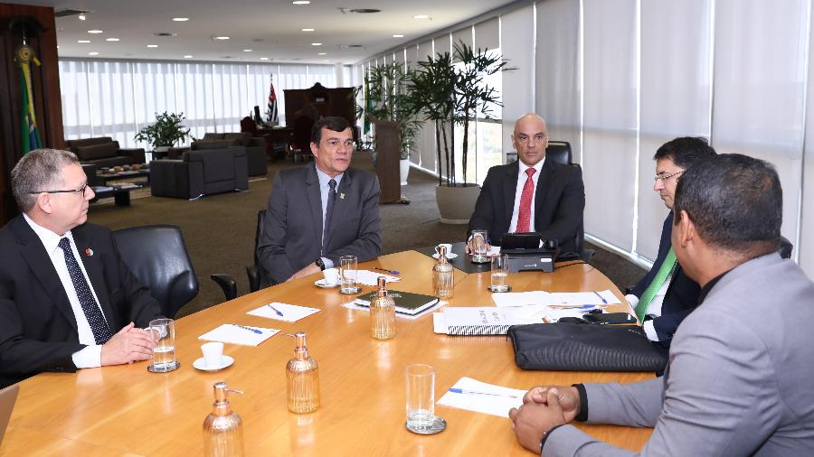 Alexandre de Moraes, presidente do TSE, se reuniu com ministro da Defesa e técnico das Forças Armadas em 31 de agosto - Alejandro Zambrana/Secom/TSE