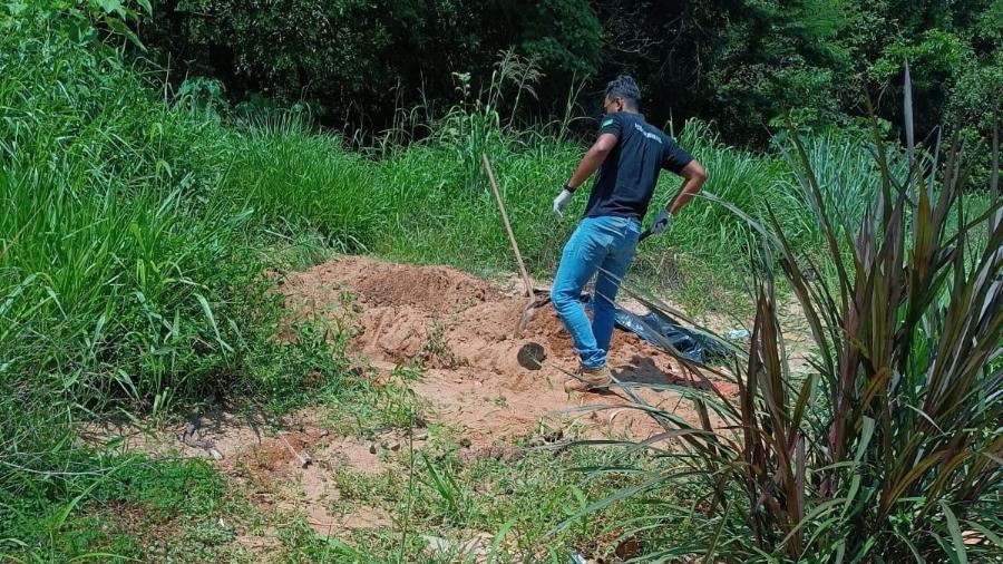Polícia Civil encontrou neste sábado (11) corpo de Wriel Hélio Rodrigues Oliveira enterrado próximo a um córrego em Paraíso do Tocantins
