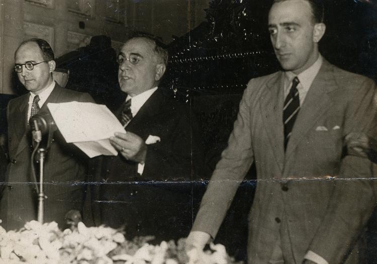 Luiz Simões Lopes, à esquerda de Getúlio Vargas
