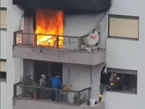 Vídeo mostra resgate de criança em apartamento durante incêndio no RS