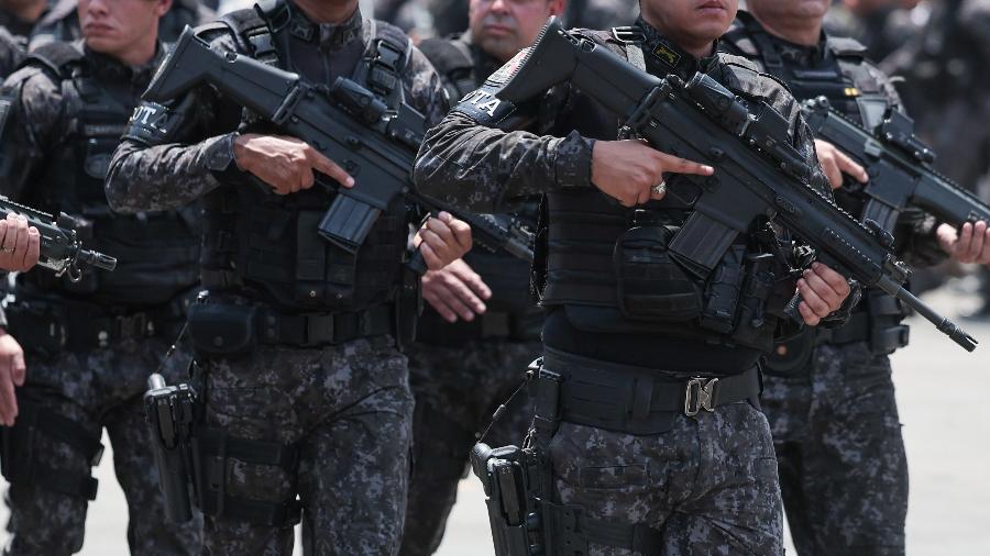 Policiais da Rota (Rondas Ostensivas Tobias de Aguiar) de São Paulo