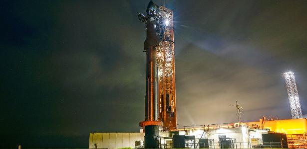 SpaceX adia teste do megafoguete Starship para consertar vazamento