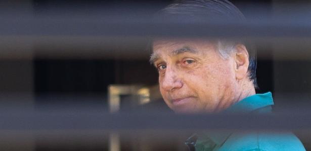Apesar de veto a Flávio, Bolsonaro pede visita de filhos no Dia dos Pais