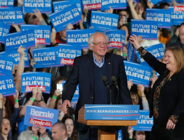 O pré-candidato democrata à Casa Branca Bernie Sanders faz comício em Vermont - Brian Snyder/Reuters