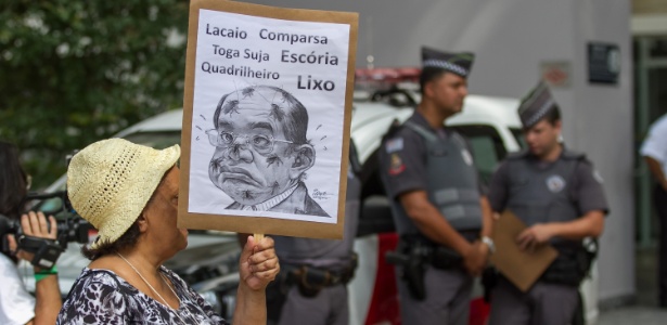 Gilmar Mendes foi alvo de protesto nesta manhã em São Paulo