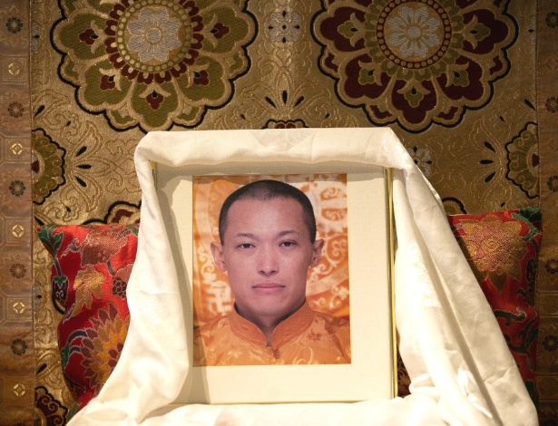Foto de Sakyong Mipham Rinpoche, o líder da Shambhala International, dentro de um centro em Nova York - Gabriella Angotti-Jones/The New York Times