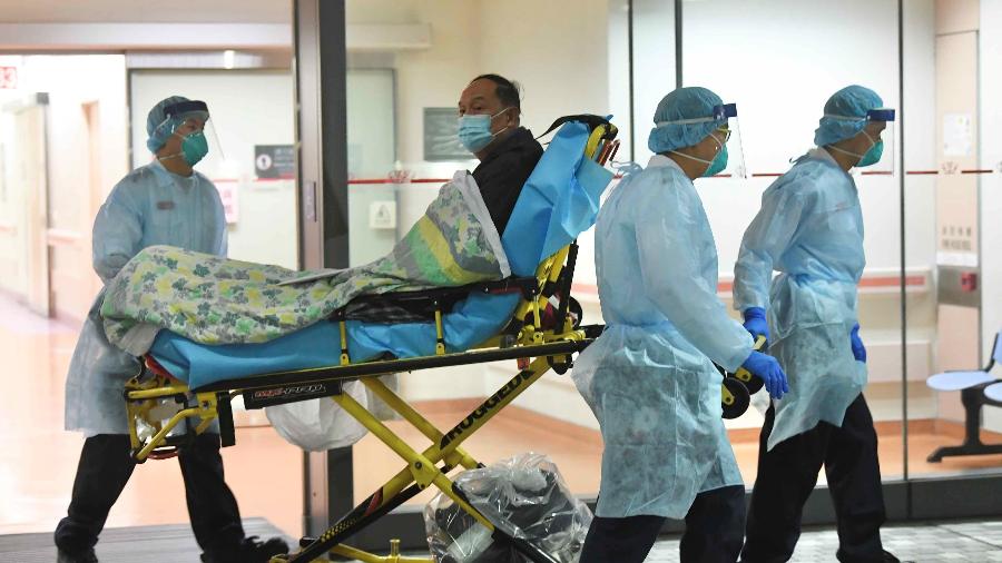 22.jan.2020 - Paciente com suspeita de estar infectado com o coronavírus internado no hospital Prince of Wales, em Hong Kong, na China - Reuters