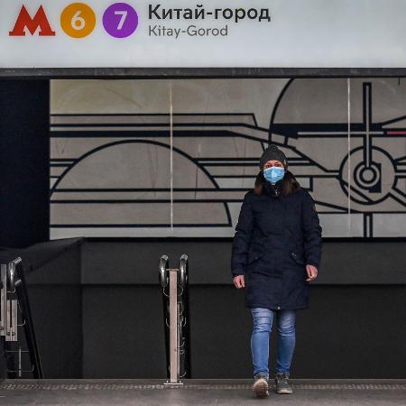 Arquivo - Moscou voltou a flexibilizar hoje algumas restrições impostas durante meses para conter a pandemia - Yuri Kadobnov/AFP