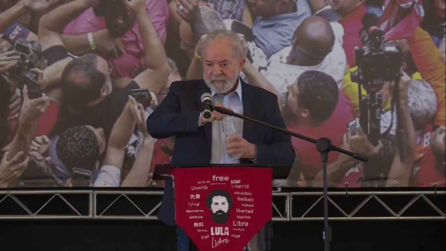 10.mar.2021 - O ex-presidente Luiz Inácio Lula da Silva durante entrevista coletiva na sede do Sindicato dos Metalúrgicos do ABC, em São Bernardo do Campo (SP) - Reprodução/YouTube