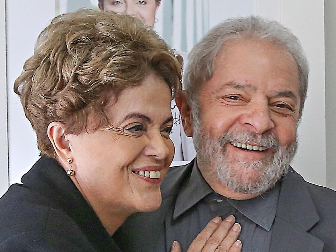 Bolsonaro mira no calo de militares ao falar que Lula porá Dilma na Defesa