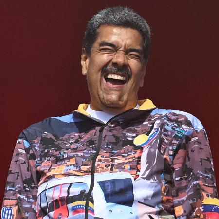 Nicolas Maduro ri durante evento de campanha