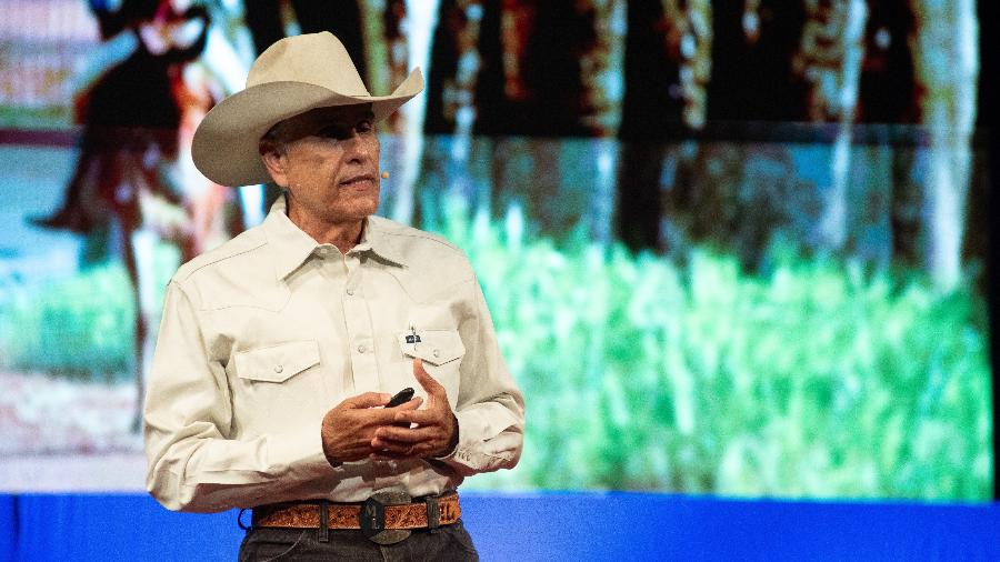O pecuarista Mauro Lúcio, presidente da Acripará (Associação de Criadores do Pará), fala no TEDxAmazônia, em Belém O pecuarista Mauro Lúcio, presidente da Acripará (Associação de Criadores do Pará), fala no TEDxAmazônia, em Belém