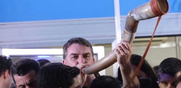 Cover image for Leonardo Sakamoto: Flávio toca o berrante do golpe para reunir o rebanho de Jair