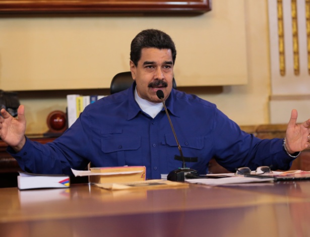Nicolás Maduro em reunião no Palácio de Miraflores, em Caracas, nesta quinta-feira (1º) - Presidência de Venezuela/Xinhua