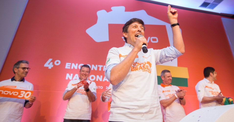 4.ago.2018 - João Amoêdo é oficializado como candidato do Novo à Presidência da República durante convenção realizada em São Paulo