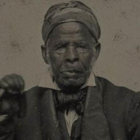 Autobiografia de Omar Ibn Said, em foto de 1850, é a única feita por um escravo escrita em árabe nos Estados Unidos de que se tem conhecimento, segundo especialista - Yale University Library/BBC