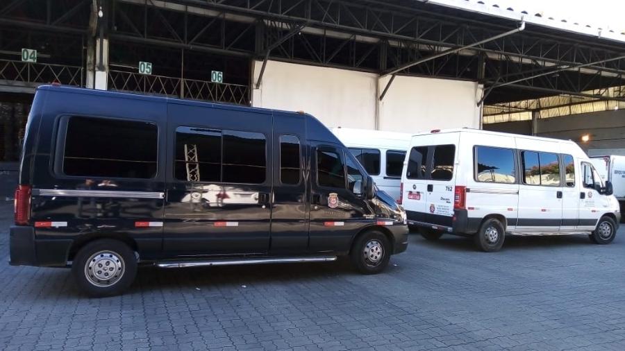 Vans particulares começam transporte de corpos vítimas de covid-19 em SP - Sindicato dos Trabalhadores na Administração Pública e Autarquias no Município de São Paulo